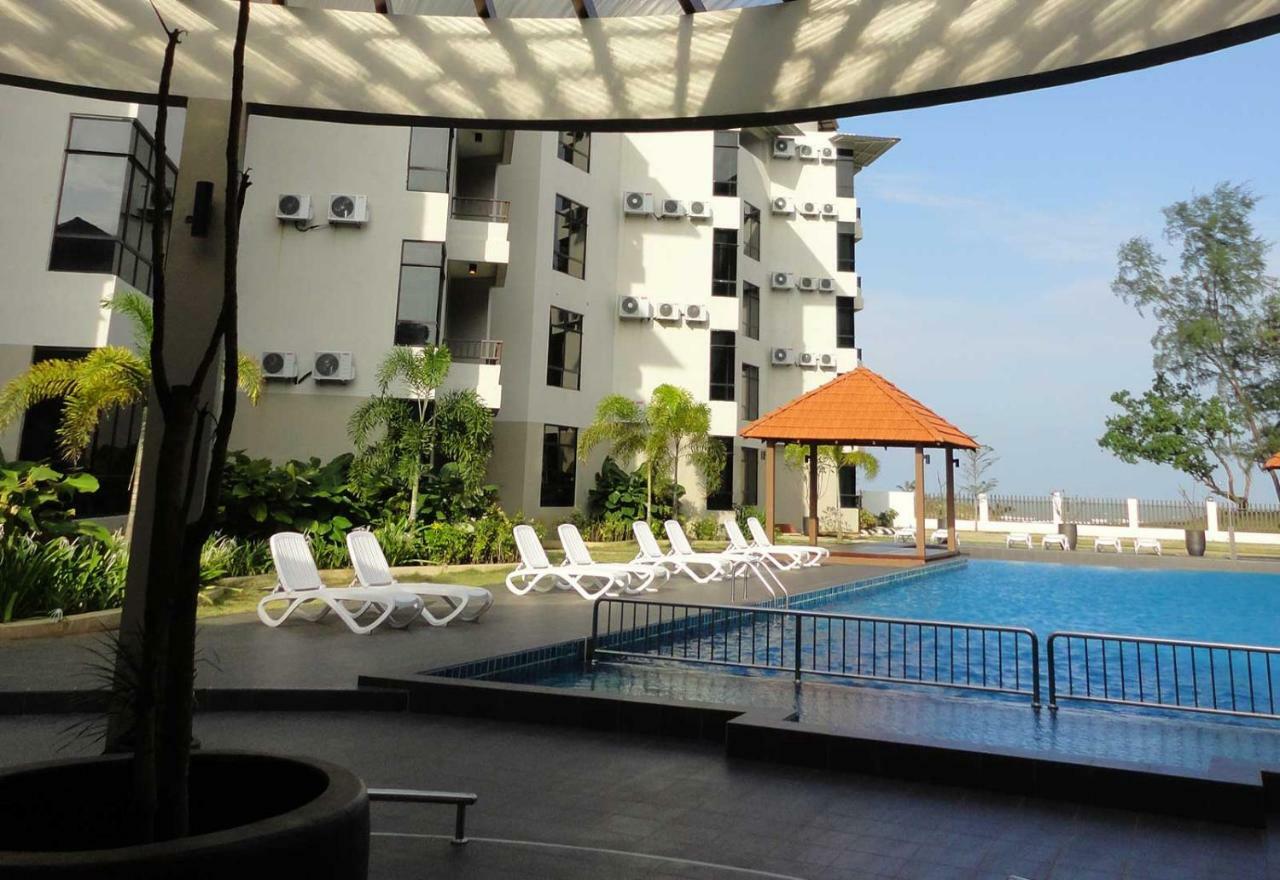 Cherloft@Samsuria Beach Residences Kampung Sungai Ular ภายนอก รูปภาพ