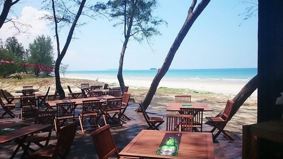 Cherloft@Samsuria Beach Residences Kampung Sungai Ular ภายนอก รูปภาพ